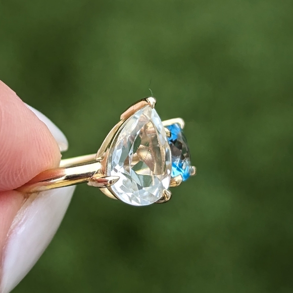 14k yellow gold two stone pear and cushion topaz ring - Picture 4 of 8